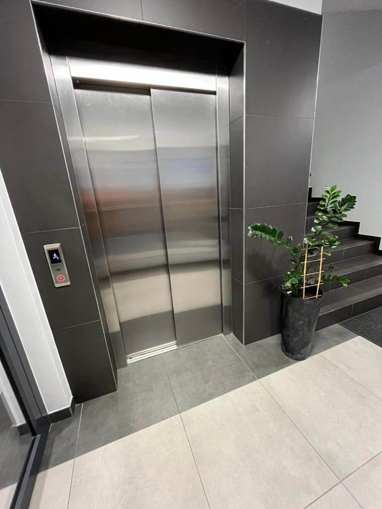 Perla Bieszczad 2 Apartment Ustrzyki Dolne Luaran gambar