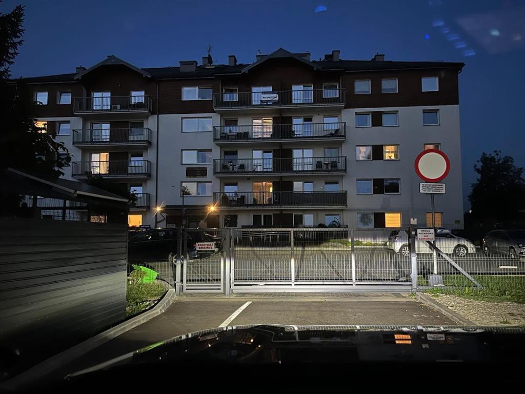 Perla Bieszczad 2 Apartment Ustrzyki Dolne Luaran gambar